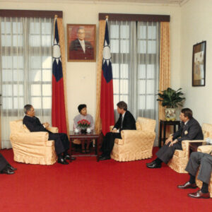 接見蒙貝勒蘭學會會員基爾盧等人-李總統照片冊-MOFA109179CF-2020-12--PH00003-039