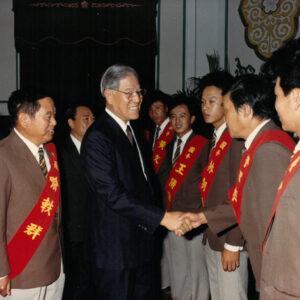 茶會招待青.青少.少棒及軟式少棒.四球隊-李總統照片冊-MOFA109179CF-2020-12--PH00003-043