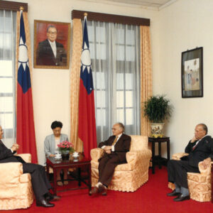 接見國際華會會長金範士等人-李總統照片冊-MOFA109179CF-2020-12--PH00003-048