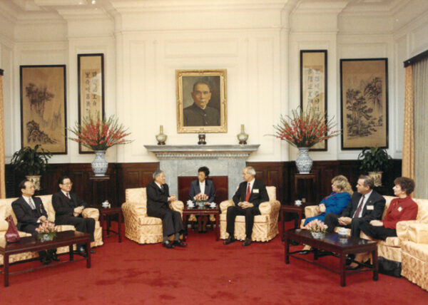 接見美國眾議員賴富特夫婦-李總統照片冊-MOFA109179CF-2020-12--PH00005-008