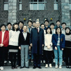 與青年學生交談合影-李總統照片冊-MOFA109179CF-2020-12--PH00005-018