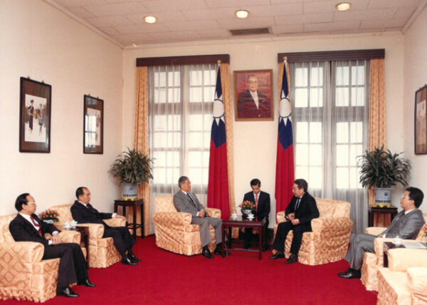 總統接見薩爾瓦多國會議員阿瓦林加-李總統照片冊-MOFA109179CF-2020-12--PH00006-022