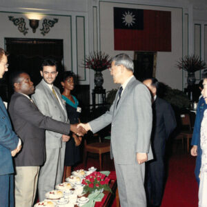 總統接見國際青年育樂營各國首席代表-李總統照片冊-MOFA109179CF-2020-12--PH00006-031