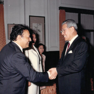 總統接見紐約愛樂交響樂團指揮梅塔夫婦等人-李總統照片冊-MOFA109179CF-2020-12--PH00006-061