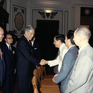 總統接見十月慶典歸國華僑-李總統照片冊-MOFA109179CF-2020-12--PH00006-087