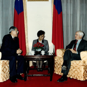 總統接見美國亞利桑那州參議員馬侃-李總統照片冊-MOFA109179CF-2020-12--PH00007-008