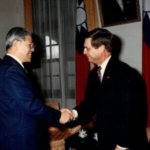 總統接見美聯邦眾議員韓利等人-李總統照片冊-MOFA109179CF-2020-12--PH00007-009