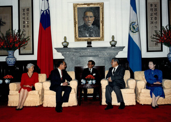 李總統接見薩爾瓦多總統克里斯第雅尼夫婦等人-李總統照片冊-MOFA109179CF-2020-12--PH00007-055