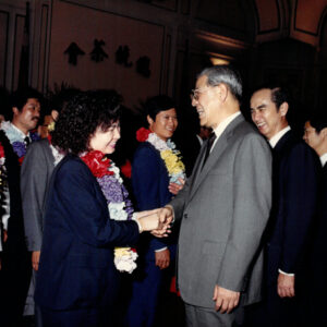 於總統府茶會款待七十九年全國模範勞工-李總統照片冊-MOFA109179CF-2020-12--PH00007-068