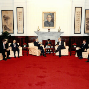 總統接見西德國會議員瓦特等(於總統府)-李總統照片冊-MOFA109179CF-2020-12--PH00007-130