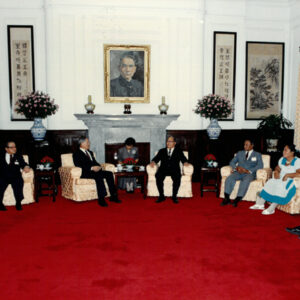 總統接見吐瓦魯總督劉賓納等-李總統照片冊-MOFA109179CF-2020-12--PH00008-021