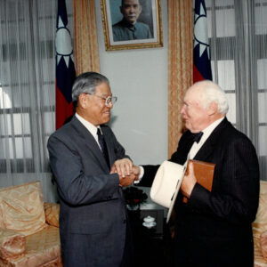 總統接見艾森豪獎金會榮譽董事長安德森等MR.ANDERSON-李總統照片冊-MOFA109179CF-2020-12--PH00008-088