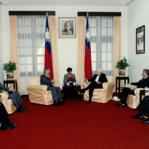 總統接見艾森豪獎金會榮譽董事長安德森等MR.ANDERSON-李總統照片冊-MOFA109179CF-2020-12--PH00008-089