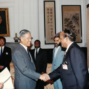 總統接見1990年進步夥伴展索羅門商業部長安德森等-李總統照片冊-MOFA109179CF-2020-12--PH00008-121