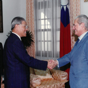 總統接見法國前司法部長貝赫費特先生-李總統照片冊-MOFA109179CF-2020-12--PH00008-140