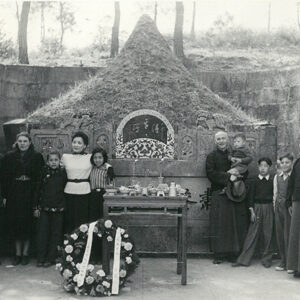 總統率家人祭掃尊翁肅庵公墓-照片冊-MOFA109179CF-2020-12-PH00011-013