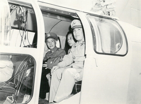 總統與空軍總司令王叔銘在直昇飛機中留影-照片冊-MOFA109179CF-2020-12-PH00011-149