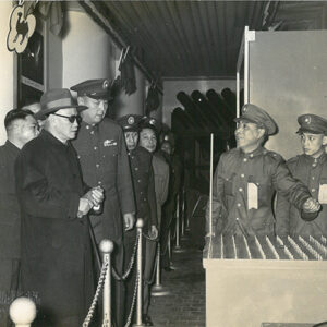 總統與聯勤總司令黃仁霖視察聯勤工廠各種出品-照片冊-MOFA109179CF-2020-12-PH00011-151