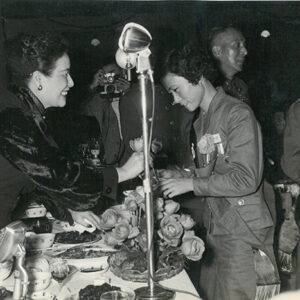 夫人為克難英雄佩花-照片冊-MOFA109179CF-2020-12-PH00011-161