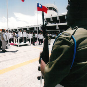 參訪團抵達貝里斯國際機場 接受軍禮歡迎 貝里斯-陳水扁總統活動照片-MOFA109179CF-2020-12-PH00014-026