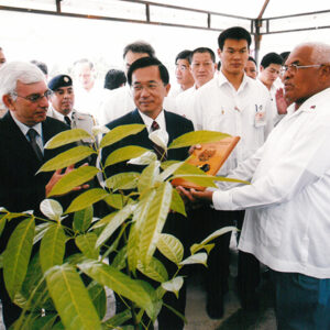 貝爾墨邦市市長致贈市鑰暨與貝國國父 George Price 合影 貝里斯-陳水扁總統活動照片-MOFA109179CF-2020-12-PH00014-066