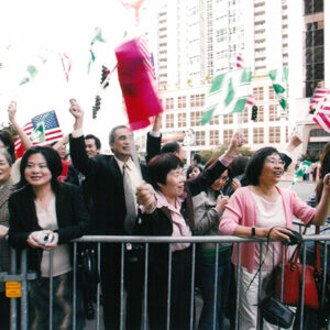 西雅圖僑民於下榻旅館Westin Hotel 前熱烈歡迎 美國西雅圖-陳水扁總統活動照片-MOFA109179CF-2020-12-PH00014-124