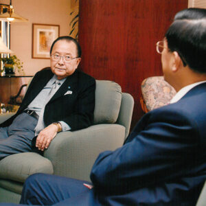 接見美國聯邦參議員井上健(Daniel Inouye