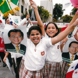 抵凱撒公園旅館(Caesar Park Hotel)暨僑胞歡迎 巴拿馬-陳水扁總統訪中南美過境美國-MOFA109179CF-2020-12-PH00015-060