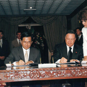 陳水扁總統於哥斯大黎加與哥國總統羅德里格斯簽署聯合公報-第一次出訪-民主外交、友誼之旅-MOFA109179CF-2020-12-PH00016-009