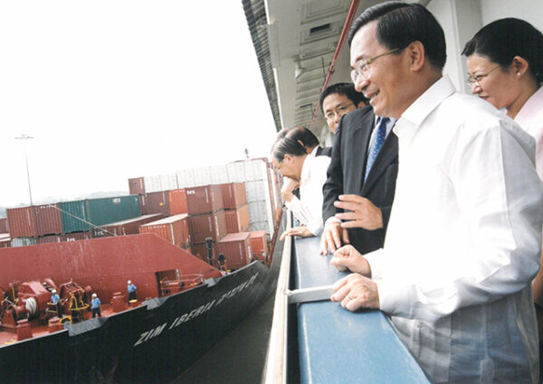 陳水扁總統於巴拿馬參觀巴拿馬運河-第二次出訪-合作共榮、睦誼之旅-MOFA109179CF-2020-12-PH00016-031