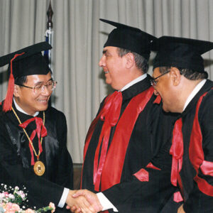 陳水扁總統於巴拉圭接受巴國亞松森大學頒贈榮譽博士學位-第二次出訪-合作共榮、睦誼之旅-MOFA109179CF-2020-12-PH00016-034