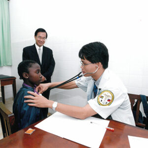 陳水扁總統於聖多美普林西比視察我國駐聖醫療門診中心-第三次出訪-合作互助、關懷之旅-MOFA109179CF-2020-12-PH00016-046