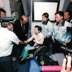 夫人抵達雅典機場-陳水扁總統活動照片及吳淑珍女士參加2004年帕運活動照片-MOFA109179CF-2020-12-PH00017-080