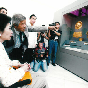 夫人參觀雅典國立考古博物館-陳水扁總統活動照片及吳淑珍女士參加2004年帕運活動照片-MOFA109179CF-2020-12-PH00017-085