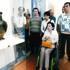 夫人參觀雅典國立考古博物館-陳水扁總統活動照片及吳淑珍女士參加2004年帕運活動照片-MOFA109179CF-2020-12-PH00017-087