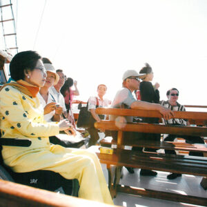 夫人搭船遊火山島-陳水扁總統活動照片及吳淑珍女士參加2004年帕運活動照片-MOFA109179CF-2020-12-PH00017-095