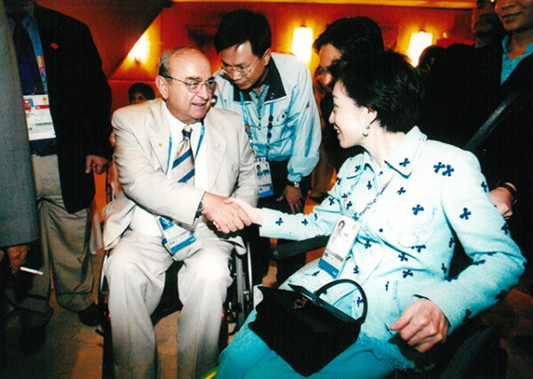 夫人出席ATHOC歡迎酒會並與各國貴賓致意-陳水扁總統活動照片及吳淑珍女士參加2004年帕運活動照片-MOFA109179CF-2020-12-PH00017-110
