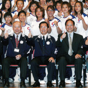 主持我國參加2005年世界運動會代表團授旗典禮-陳水扁總統活動照片-MOFA109179CF-2020-12-PH00018-079