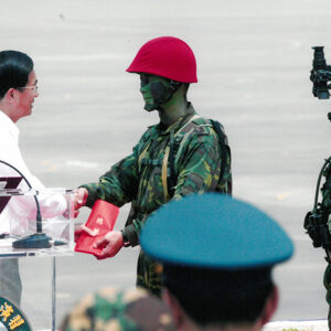 視察「漢光廿一號實兵演練」-陳水扁總統活動照片-MOFA109179CF-2020-12-PH00018-102