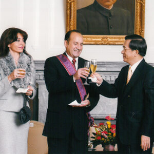 接見並授勳巴拉圭共和國眾議員沙羅蒙(Oscar Ruben Salomon Fernandez)議長-陳水扁總統活動照片-MOFA109179CF-2020-12-PH00019-005