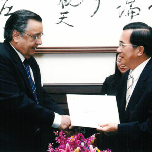 接見2004年APEC秘書處執行長 Mario Artaza 總統府台灣綠廳-陳總統活動照片-MOFA109179CF-2020-12-PH00020-071