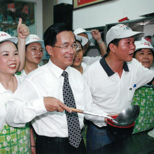 陳水扁總統赴花蓮於一品香扁食店品嘗小吃-陳水扁總統活動照片-MOFA109179CF-2020-12-PH00021-005