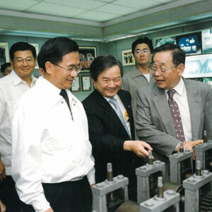 陳水扁總統赴嘉義市參訪遠東機械公司-陳水扁總統活動照片-MOFA109179CF-2020-12-PH00024-014