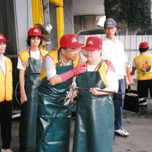 陳水扁總統赴育成汽車中心擔任洗車義工-陳水扁總統活動照片-MOFA109179CF-2020-12-PH00025-020