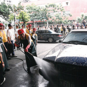 陳水扁總統赴育成汽車中心擔任洗車義工-陳水扁總統活動照片-MOFA109179CF-2020-12-PH00025-021