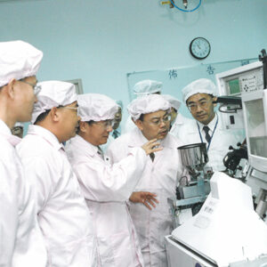 陳水扁總統於高雄縣參訪國巨股份有限公司-陳水扁總統活動照片-MOFA109179CF-2020-12-PH00025-072