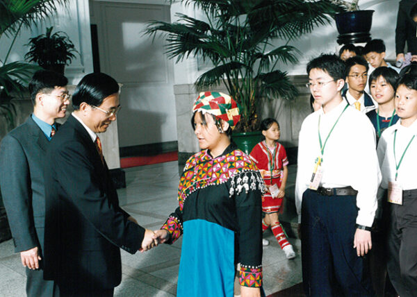陳水扁總統於總統府接見國際兒童人權高峰會代表-陳水扁總統活動照片-MOFA109179CF-2020-12-PH00029-053