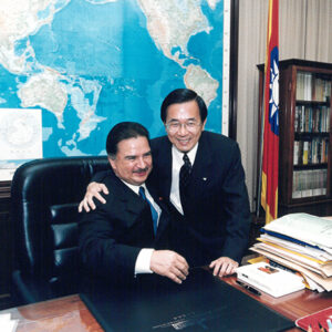 陳水扁總統帶領瓜地馬拉總統波狄優參觀辦公室-陳水扁總統活動照片-MOFA109179CF-2020-12-PH00029-067