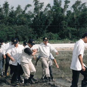 陳水扁總統赴雲林縣視察大埤鄉雲潭大排潰堤情形-陳水扁總統活動照片-MOFA109179CF-2020-12-PH00030-046