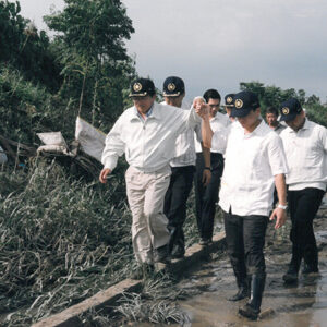 陳水扁總統赴雲林縣視察大埤鄉雲潭大排潰堤情形-陳水扁總統活動照片-MOFA109179CF-2020-12-PH00030-047